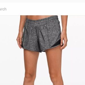 Lululemon Hotty Hot Low Rise Short 4*